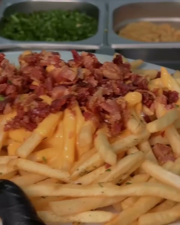 Batata frita com cheddar e bacon